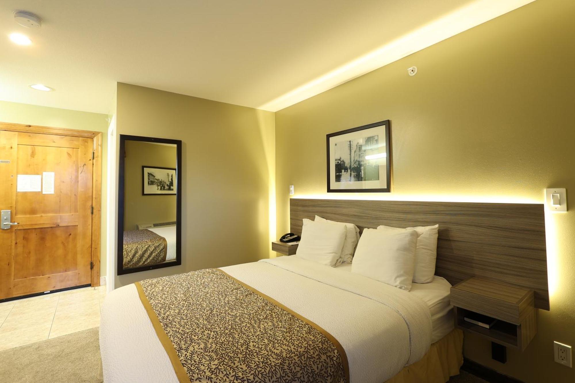 Days Inn By Wyndham Surrey Exteriör bild